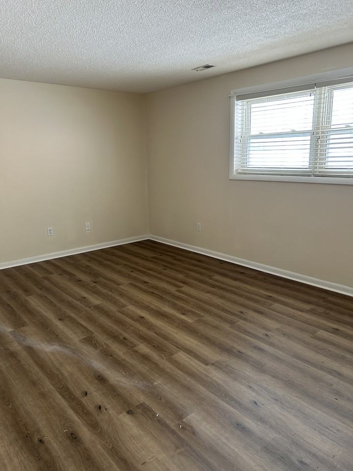 103 N. Edgewood Apt 1 - Photo 3 of 7