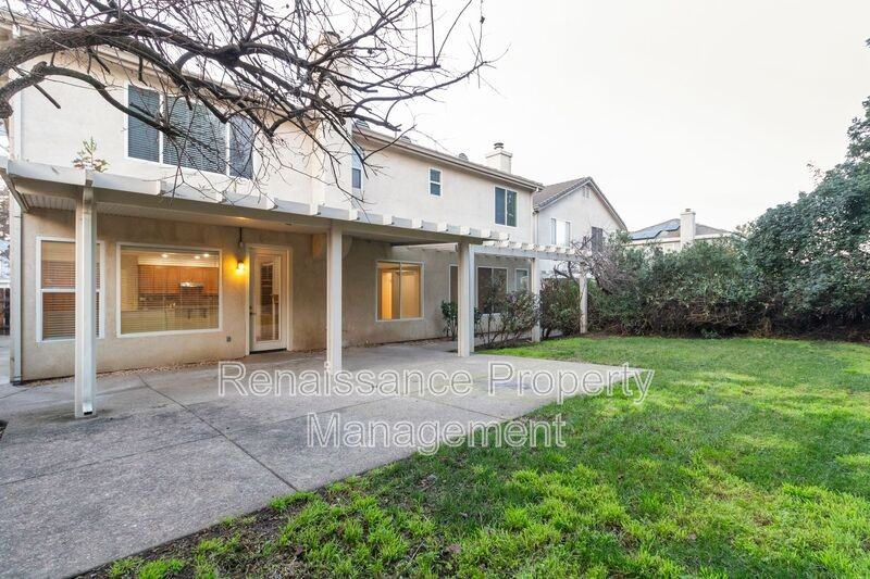 492 Quail Run Cir - Photo 5 of 43