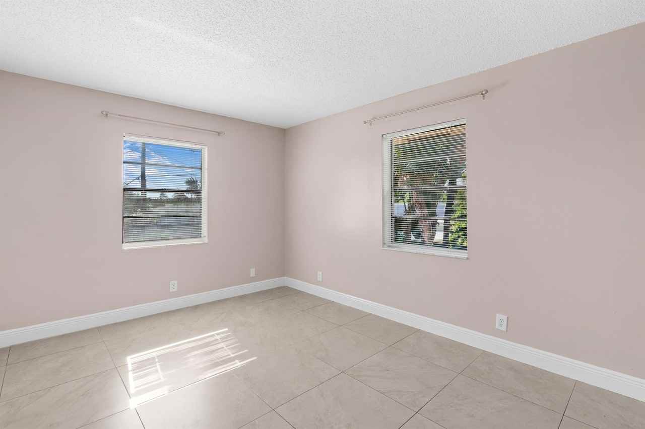 1515 North Federal Highway - Photo 6 of 12