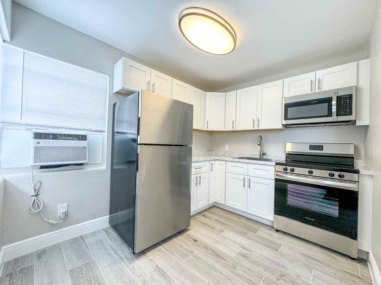 710 10th Street - Photo 3 of 11