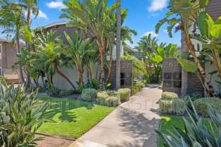 271 16th Pl #D - Photo 1 of 1