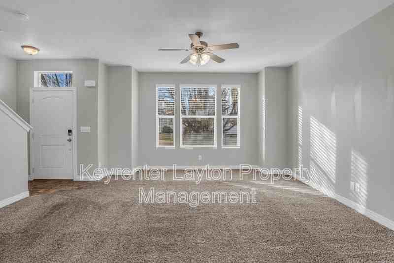 826 Westsouth - Photo 2 of 35