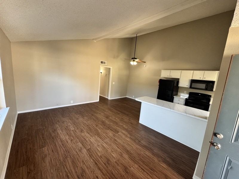 4809 Houghton Ave - Photo 2 of 18