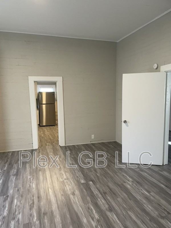 205 Ware St - Photo 2 of 8