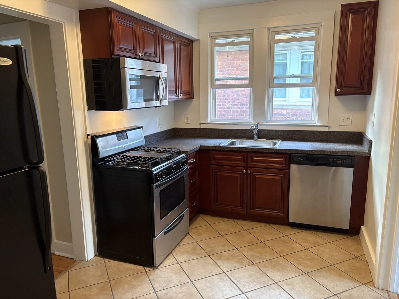 1008-1010 Beaconsfield - Photo 2 of 13