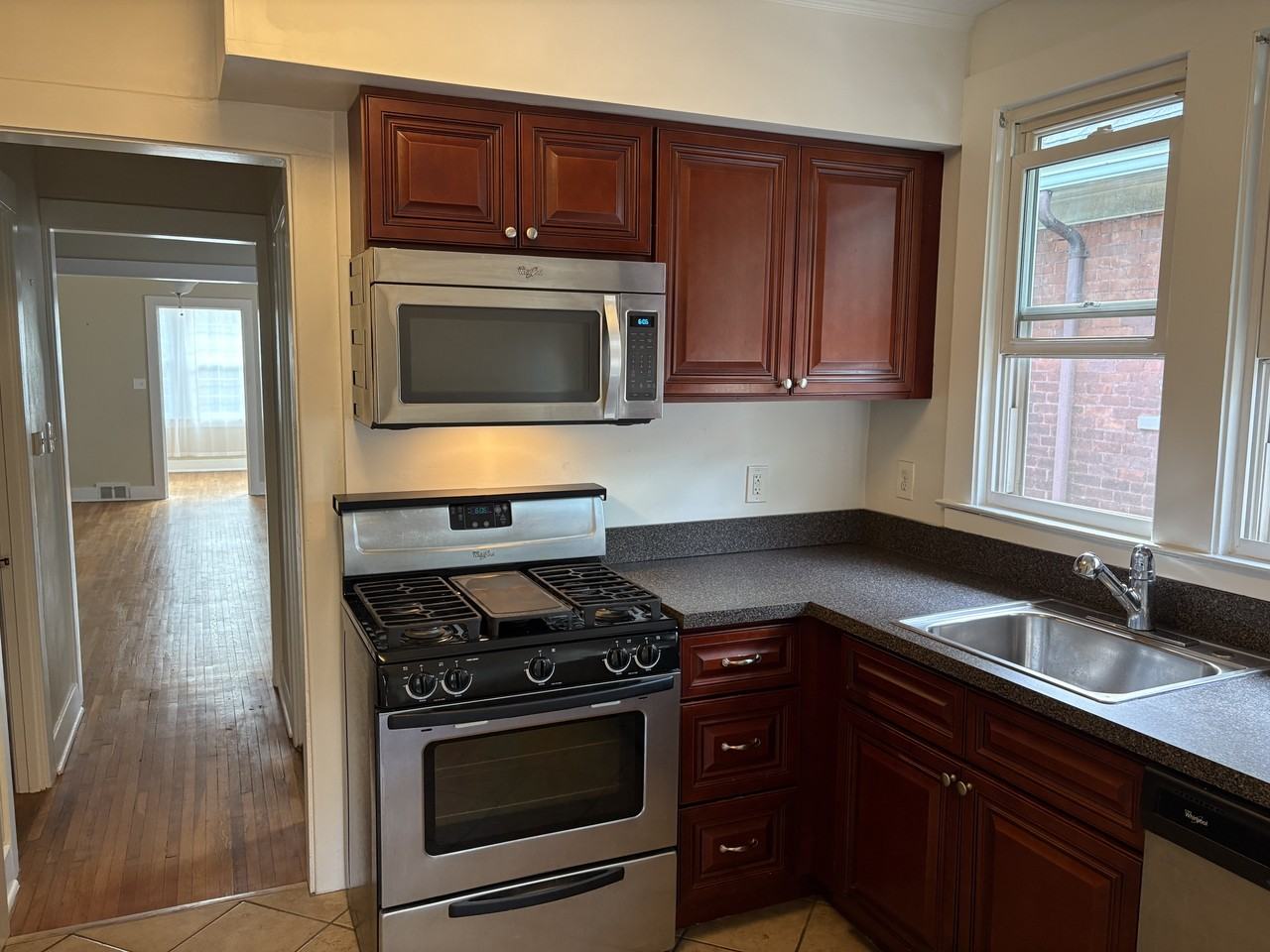 1008-1010 Beaconsfield - Photo 3 of 13