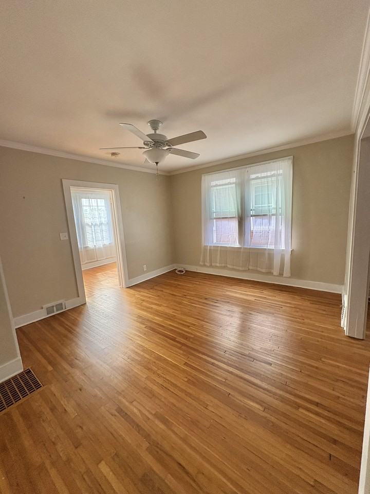 1008-1010 Beaconsfield - Photo 4 of 13