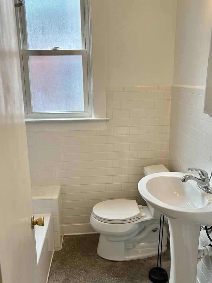 1008-1010 Beaconsfield - Photo 6 of 13