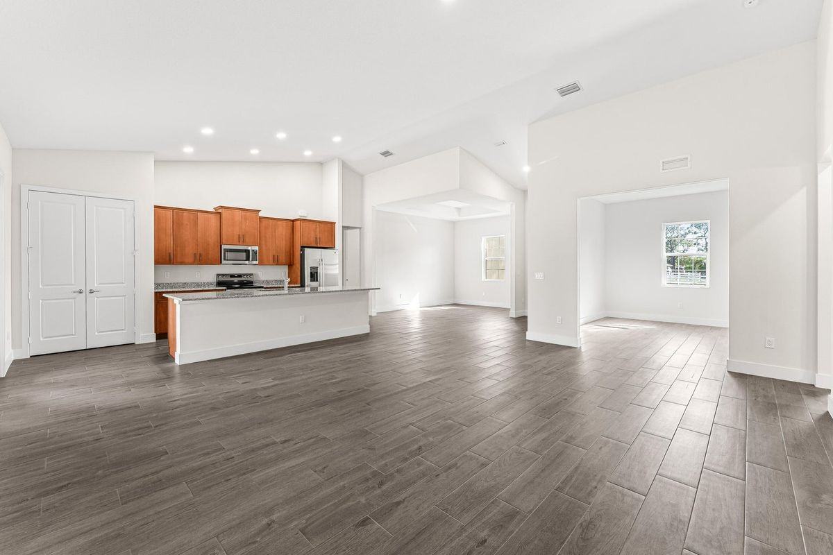 15235 Tangelo Blvd - Photo 4 of 10