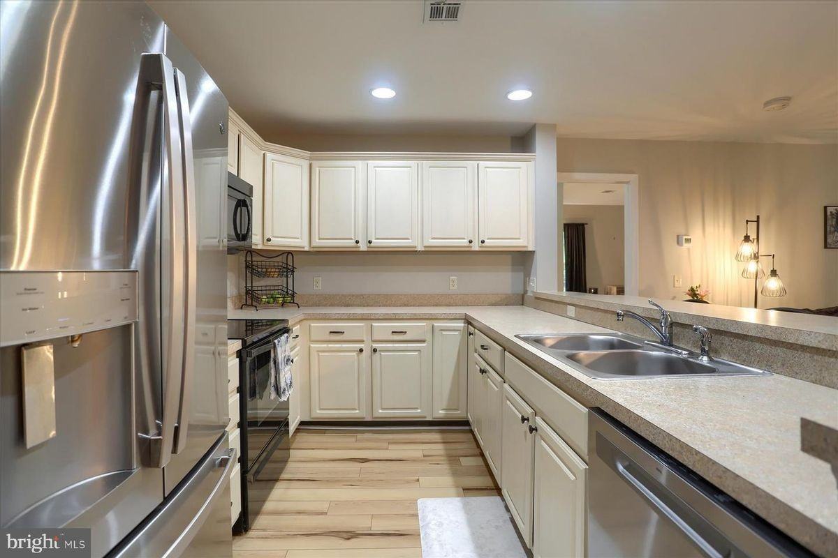 2398 Mill Rd - Photo 5 of 23