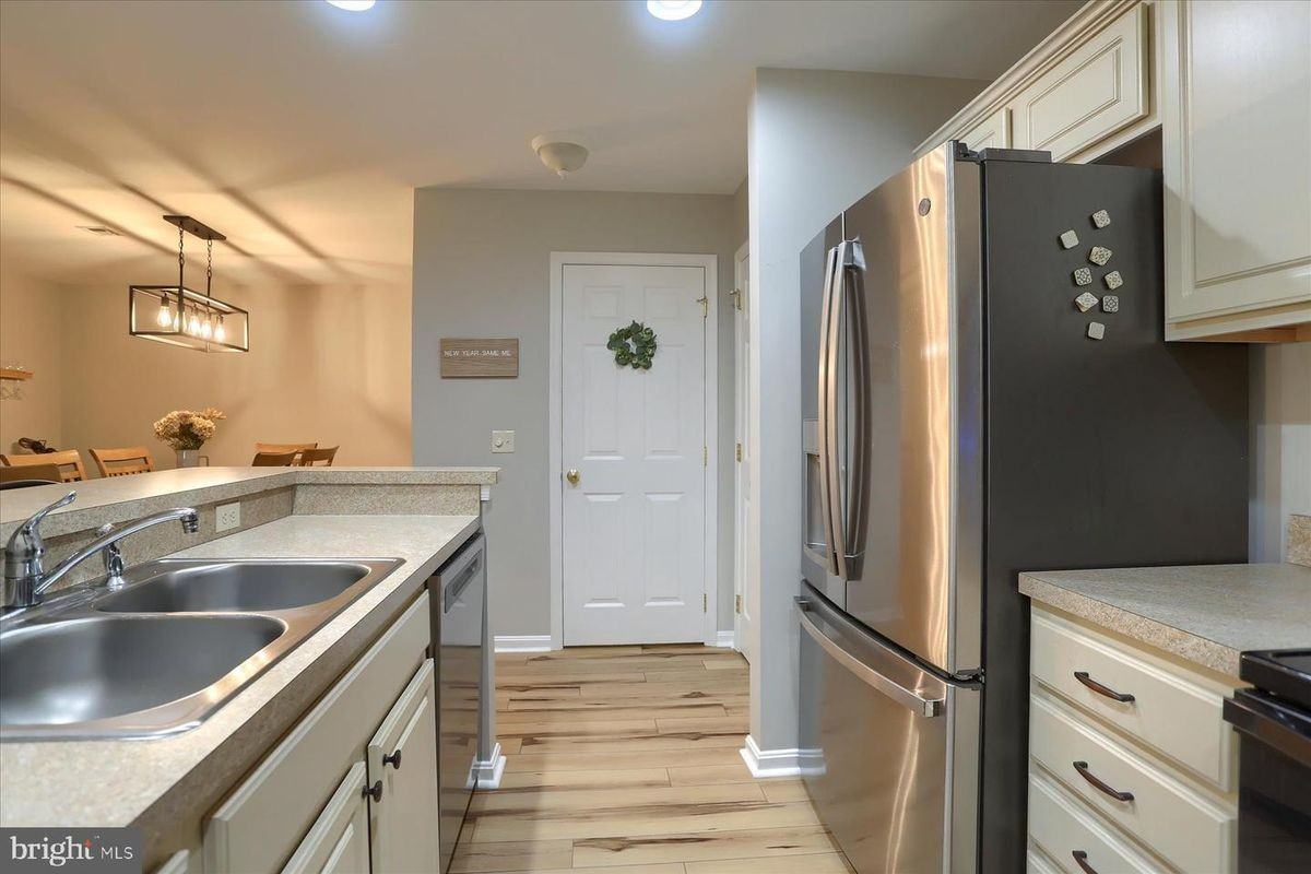 2398 Mill Rd - Photo 6 of 23