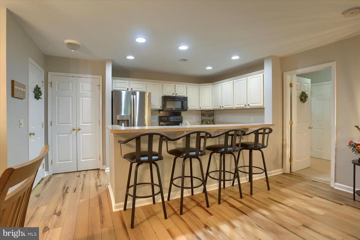 2398 Mill Rd - Photo 7 of 23