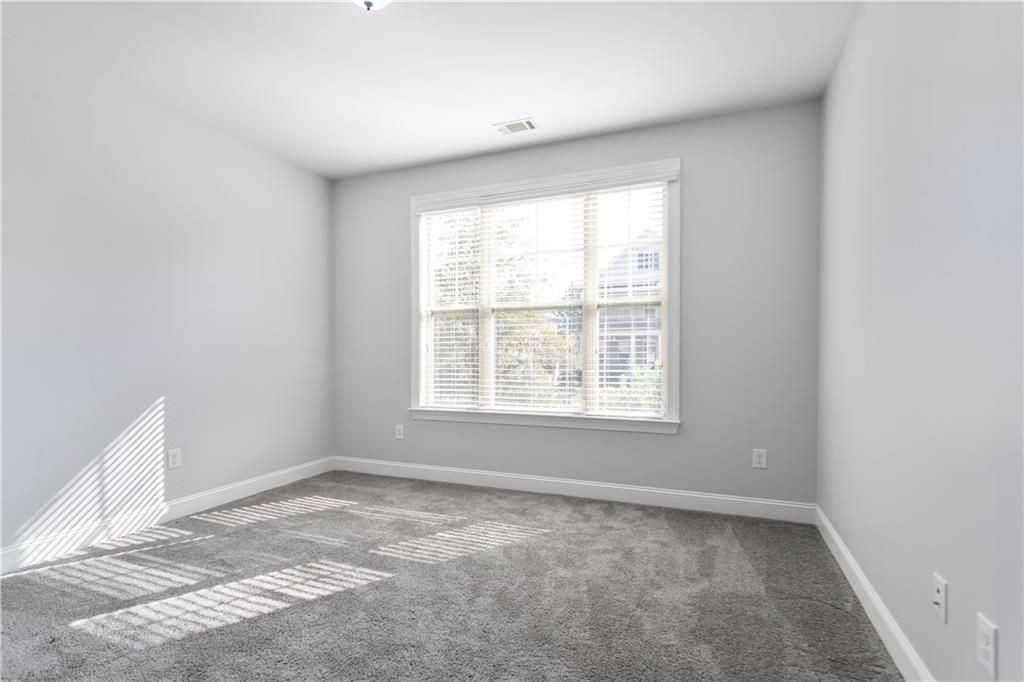 330 La Perla Dr - Photo 3 of 21