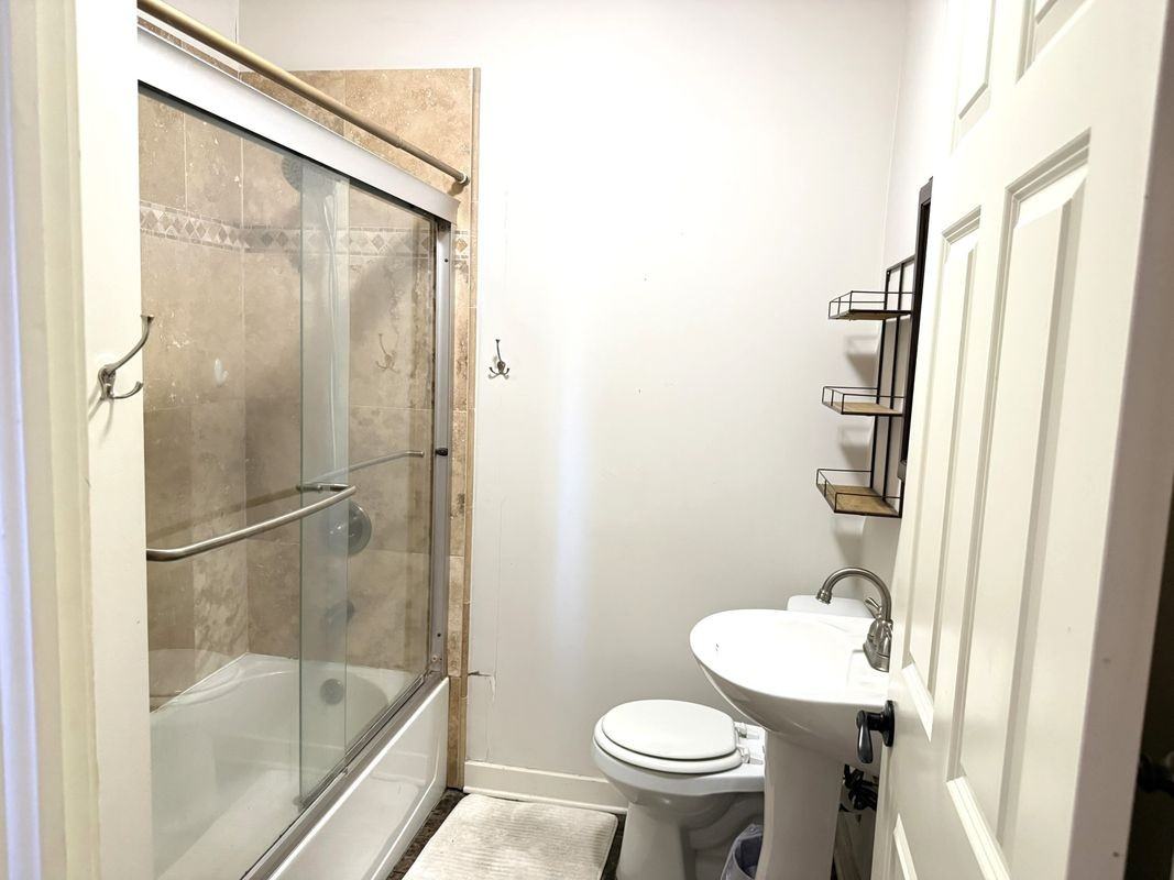 1418 Glasgow Ave - Photo 3 of 16