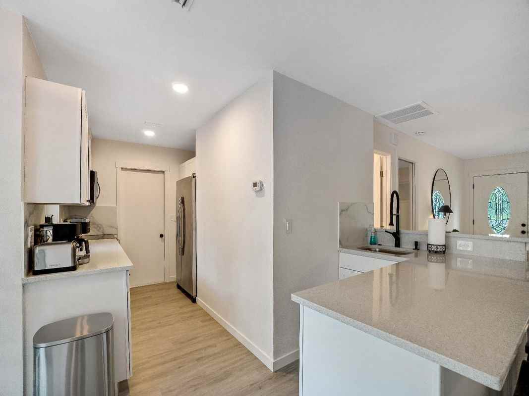 472 Colgate Rd - Photo 2 of 29