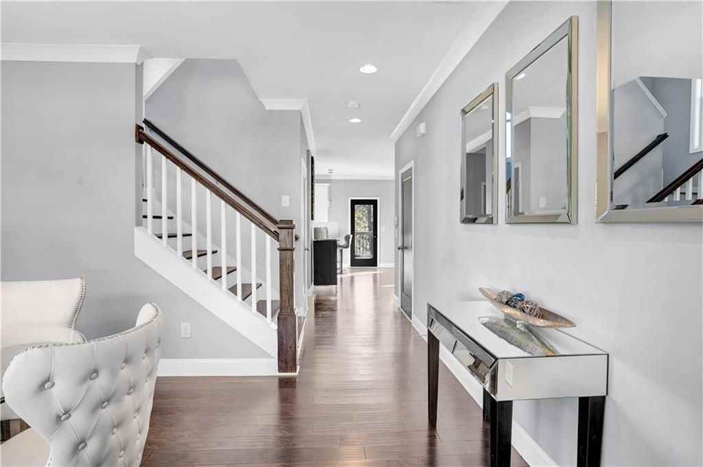 1395 Marion Ave Ne - Photo 5 of 23