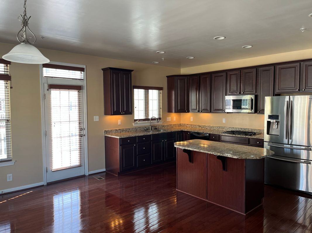 1022 Ironwood Ln - Photo 5 of 40