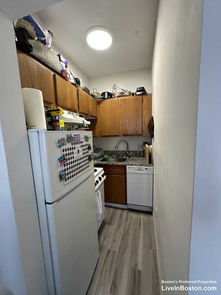 Hemenway St #7 - Photo 3 of 6