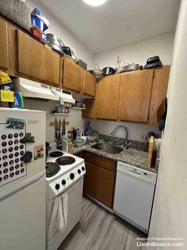 Hemenway St #7 - Photo 4 of 6