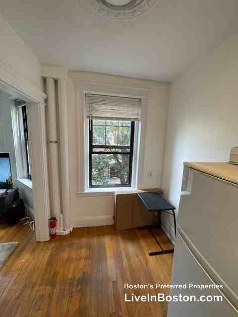 Riverway & Park Drive #10 - Photo 2 of 9