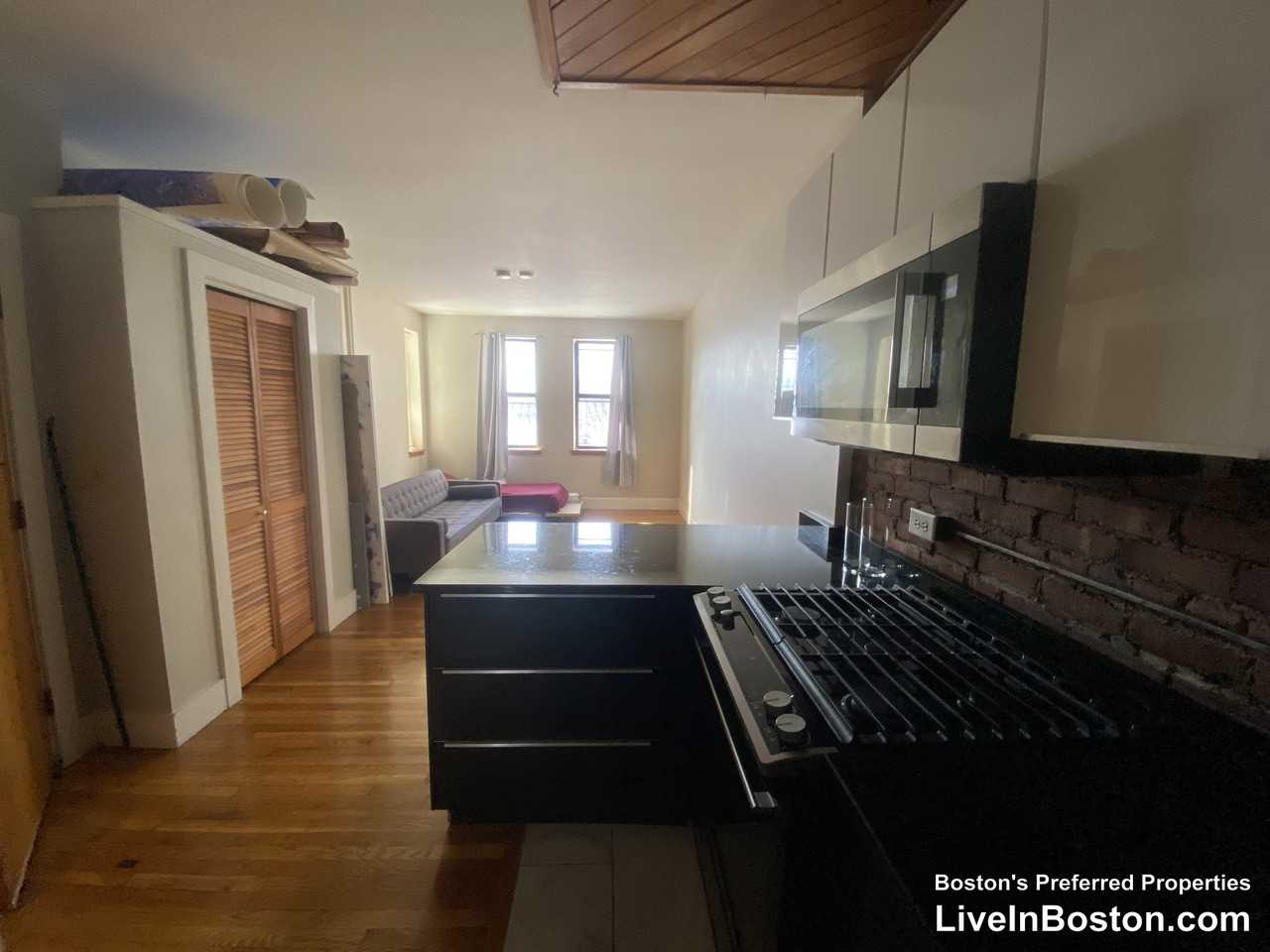 Hemenway St #1A - Photo 2 of 7