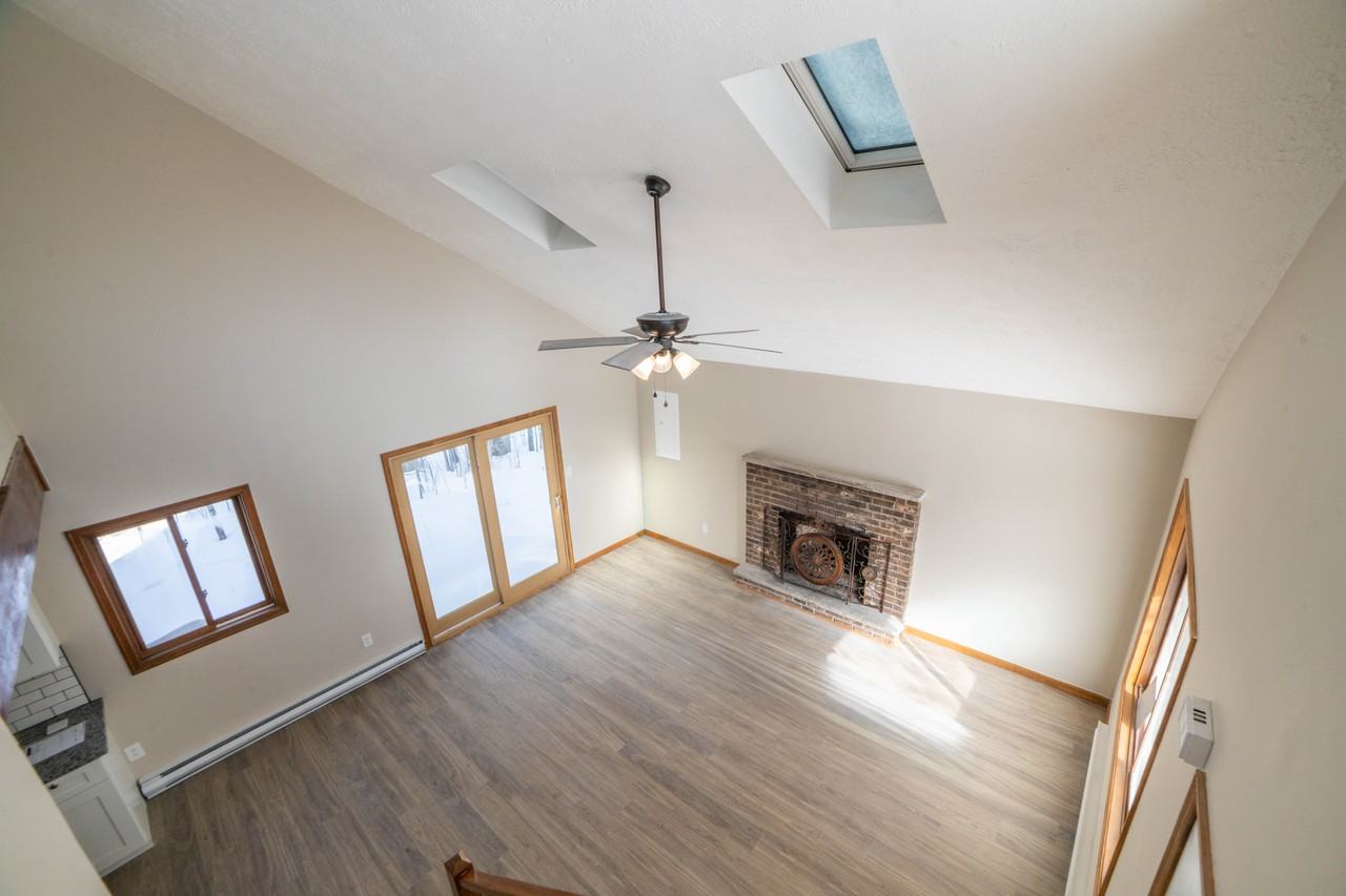 9640 Stony Hollow Dr - Photo 5 of 13