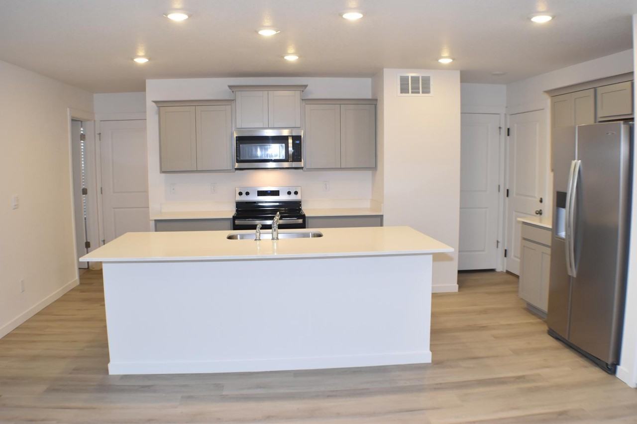 11750 Foraker Ln - Photo 2 of 30