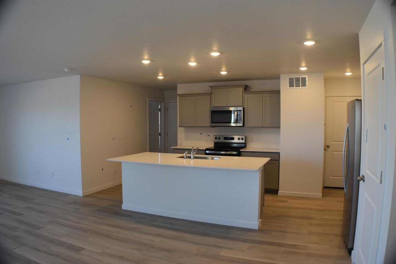 11750 Foraker Ln - Photo 4 of 30