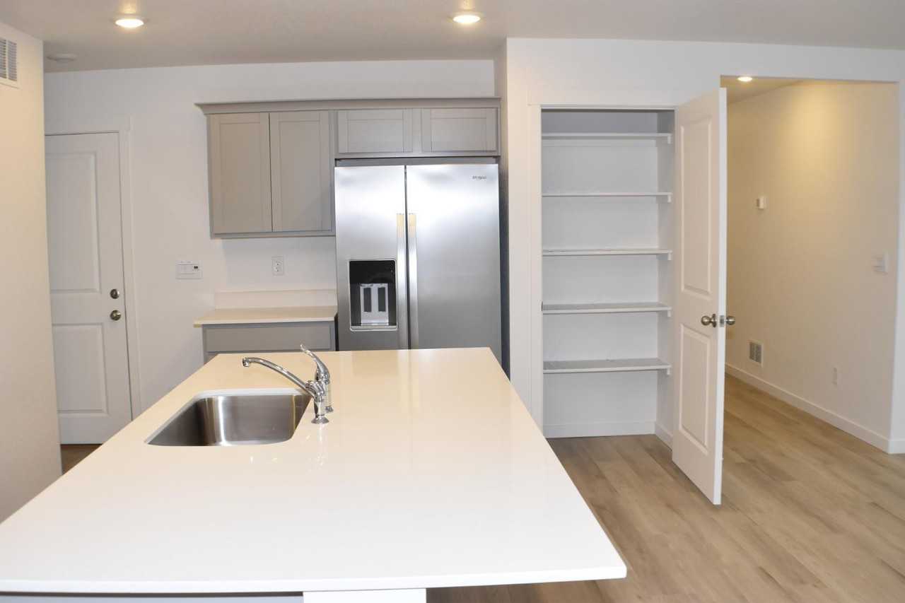 11750 Foraker Ln - Photo 5 of 30