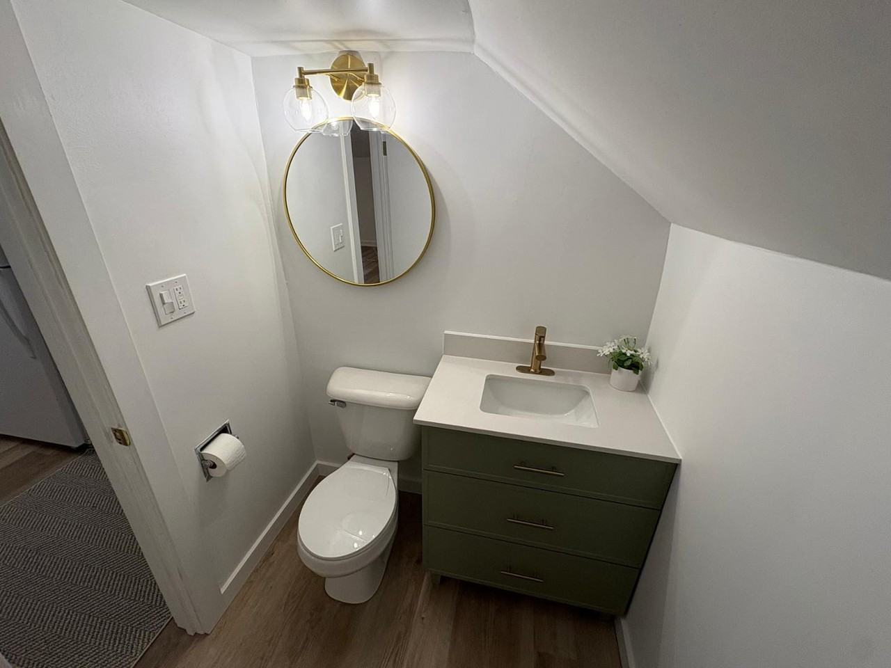 1133 Pleasant St - Photo 5 of 6