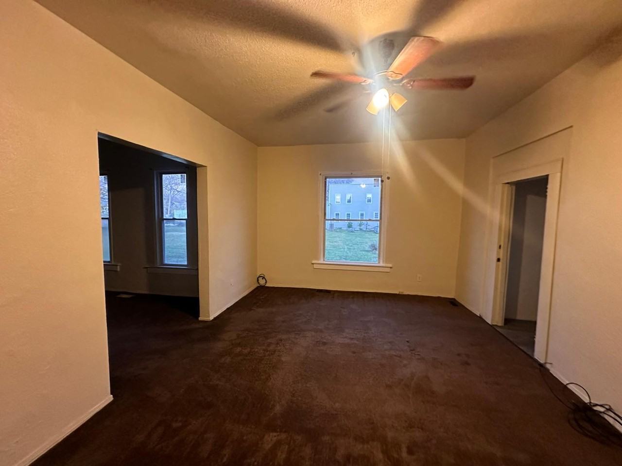 836 Western Ave - Photo 4 of 6