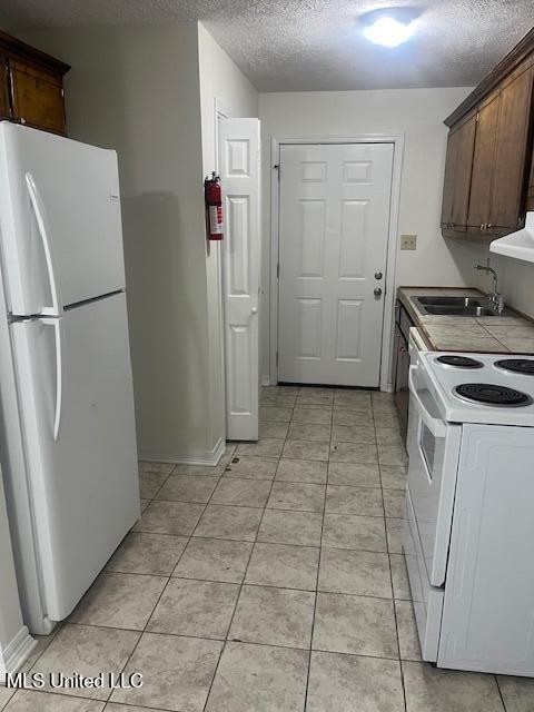 1000 Lucas Ln - Photo 2 of 10