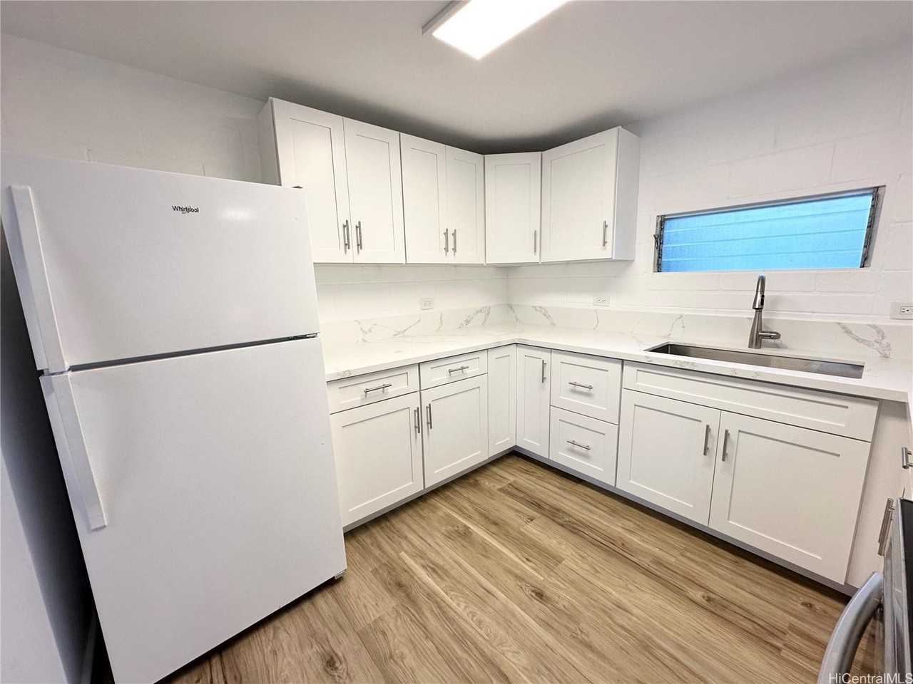 3228 Monsarrat Ave - Photo 5 of 25