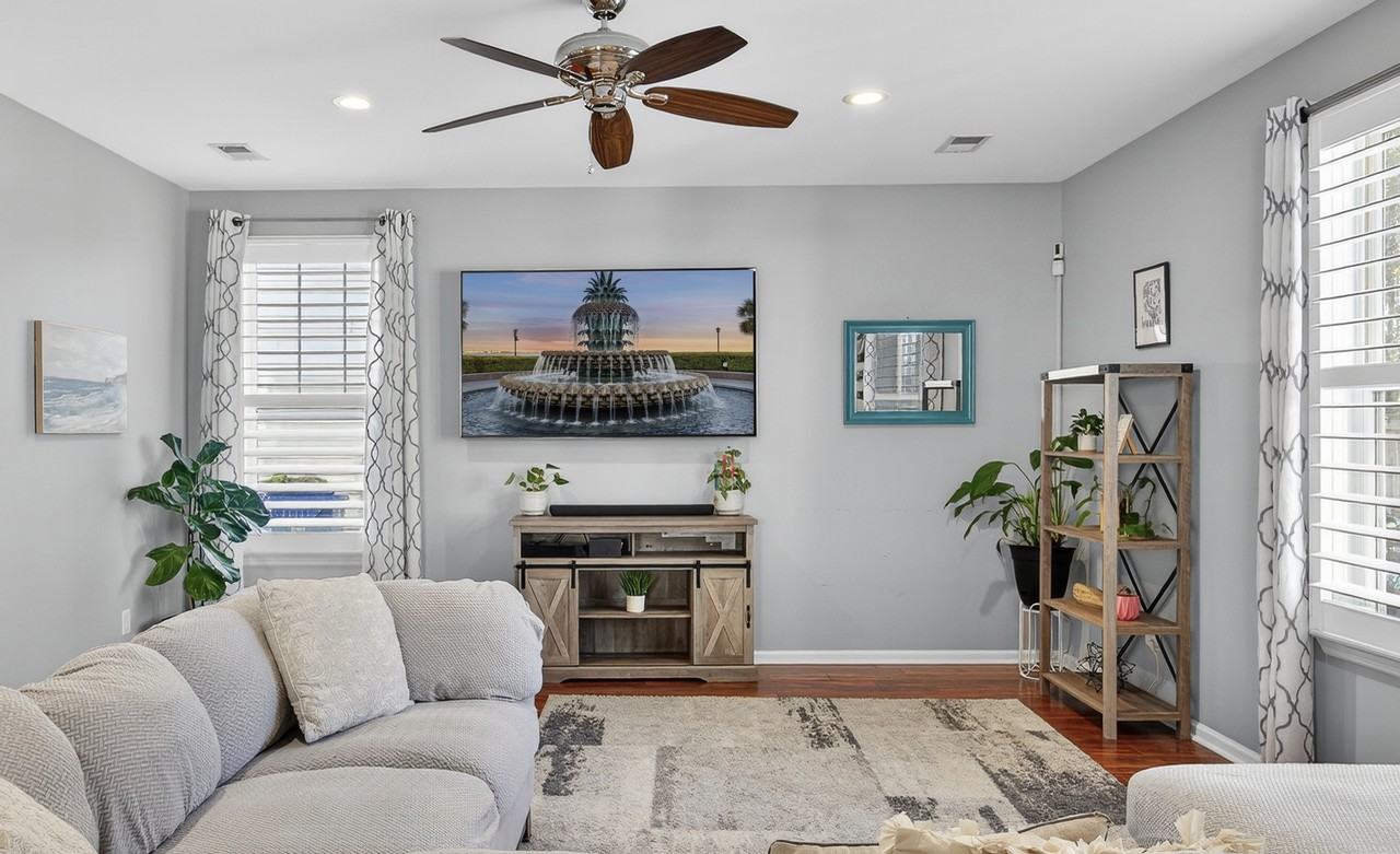 3543 Franklin Tower Drive - Photo 3 of 31