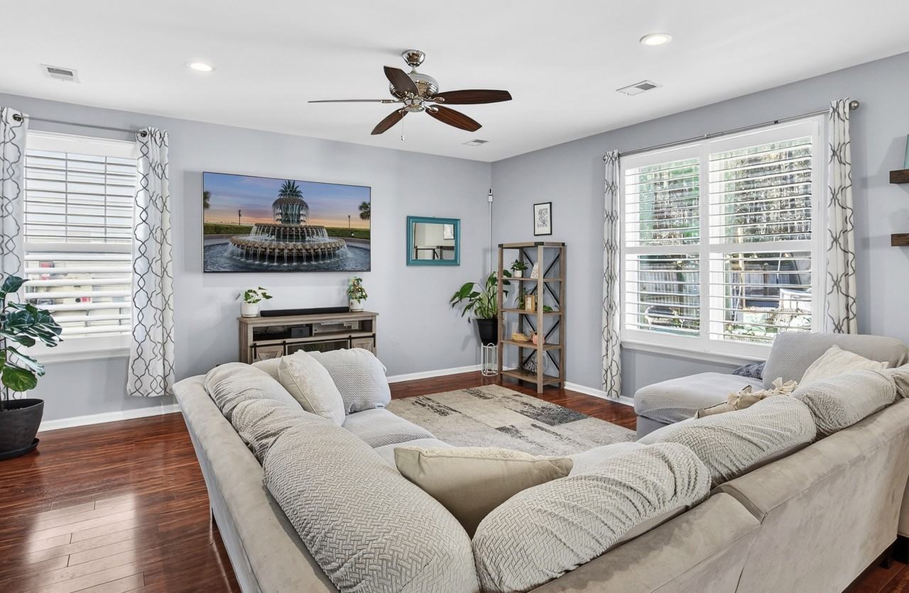 3543 Franklin Tower Drive - Photo 4 of 31