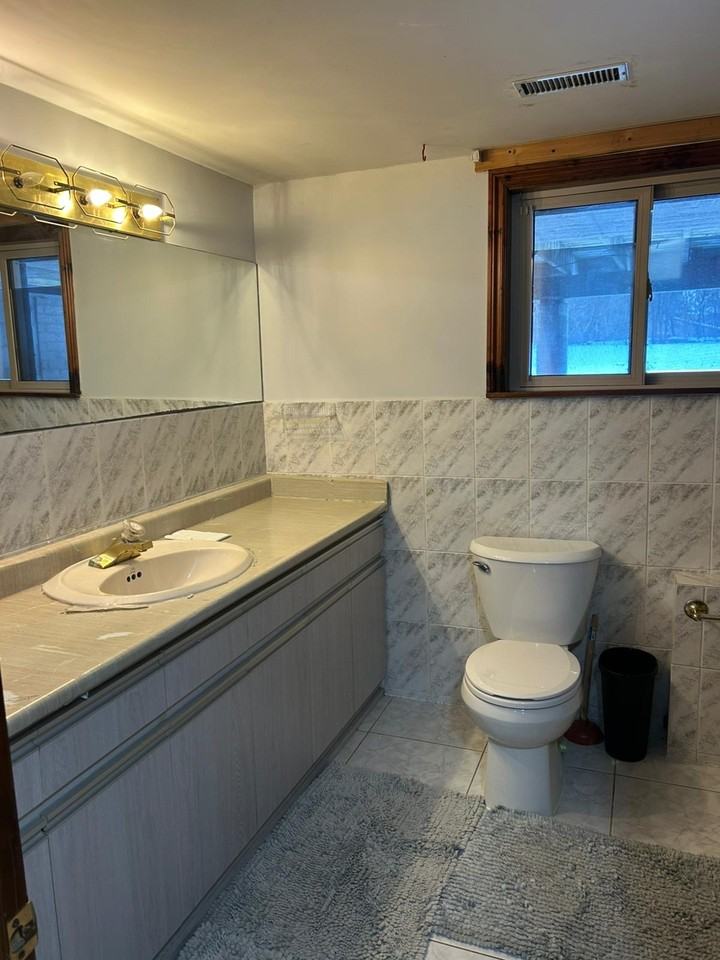 12500 Yonge St - Photo 2 of 11