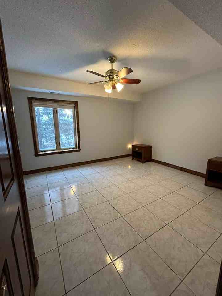 12500 Yonge St - Photo 6 of 11