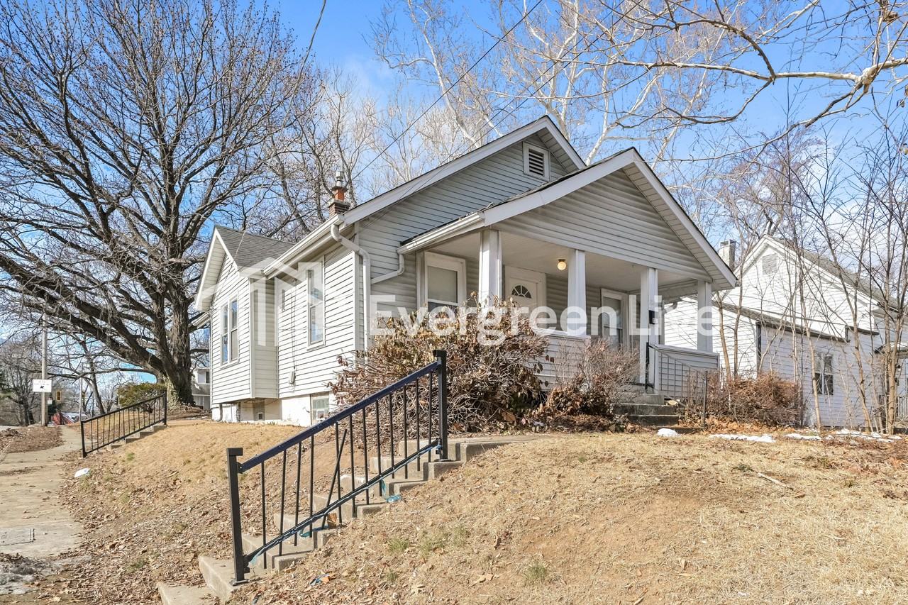 101 N Marguerite Ave - Photo 2 of 15