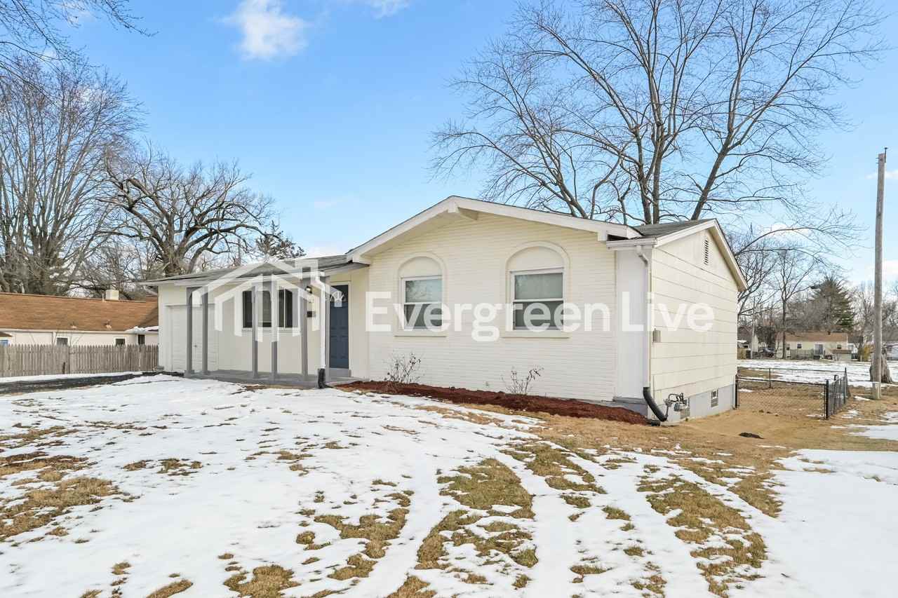 32 Cedar Park Dr - Photo 2 of 15