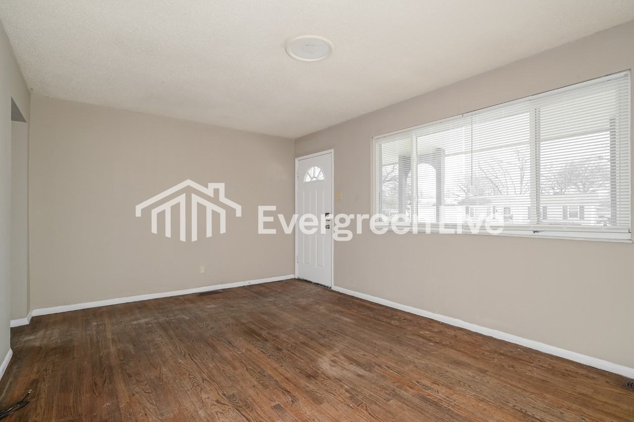 32 Cedar Park Dr - Photo 4 of 15