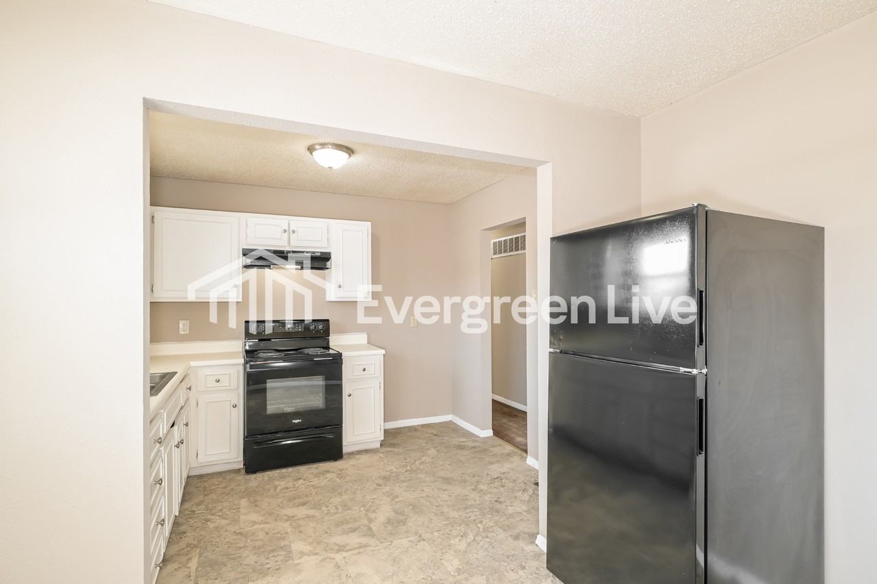 32 Cedar Park Dr - Photo 6 of 15