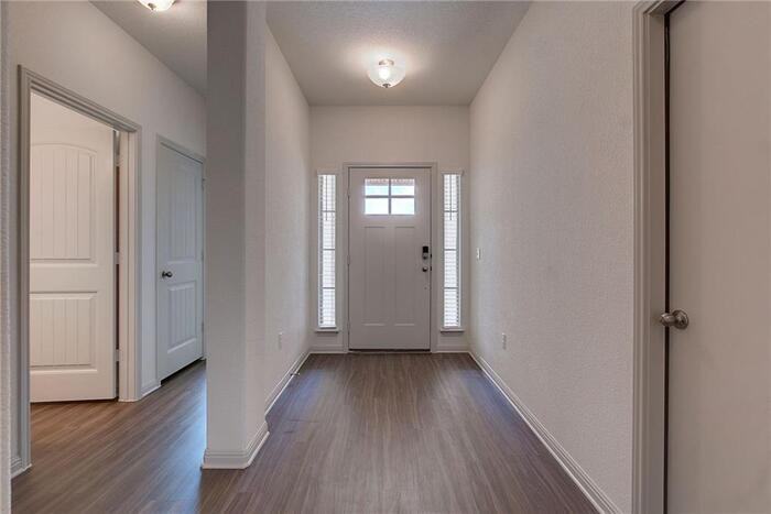 18521 Urbano Dr - Photo 5 of 27