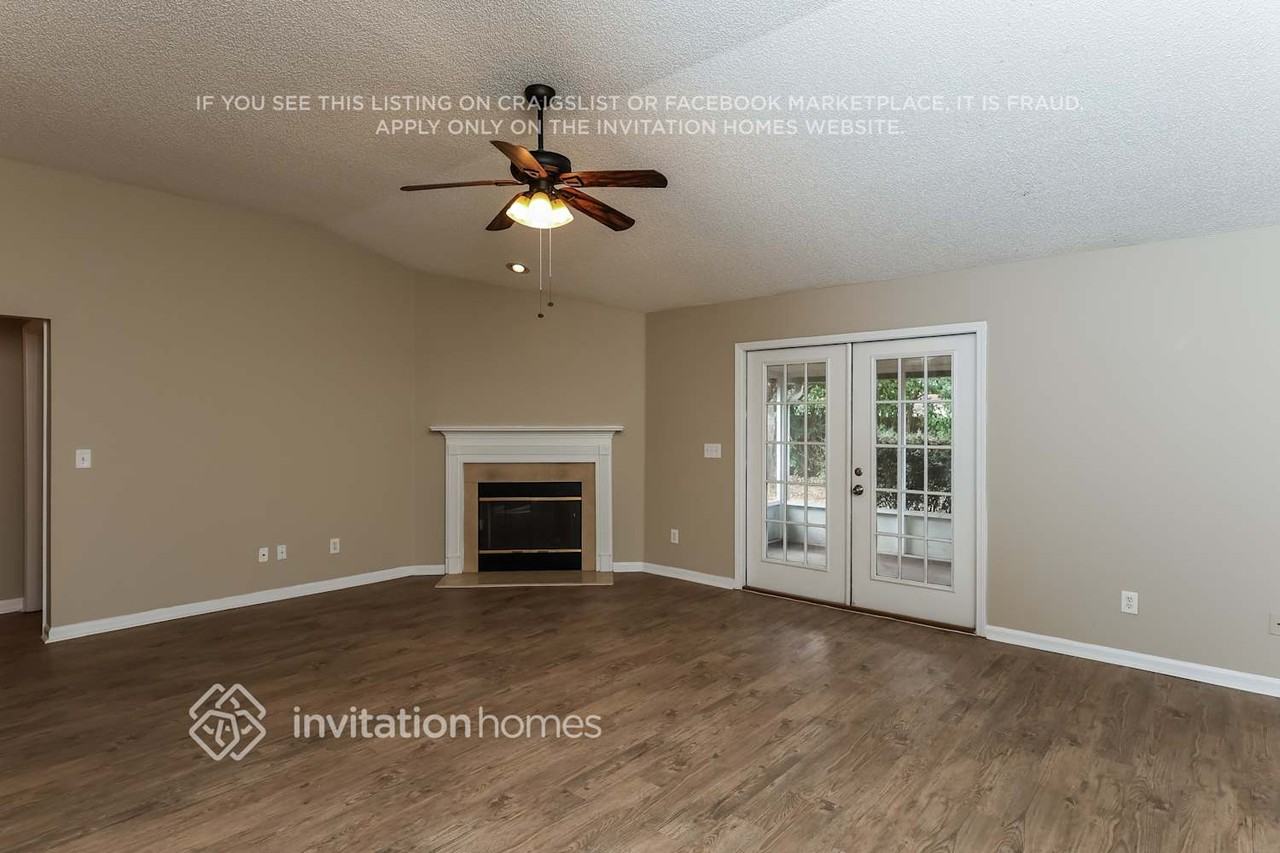 3762 Woodbriar Dr - Photo 3 of 17