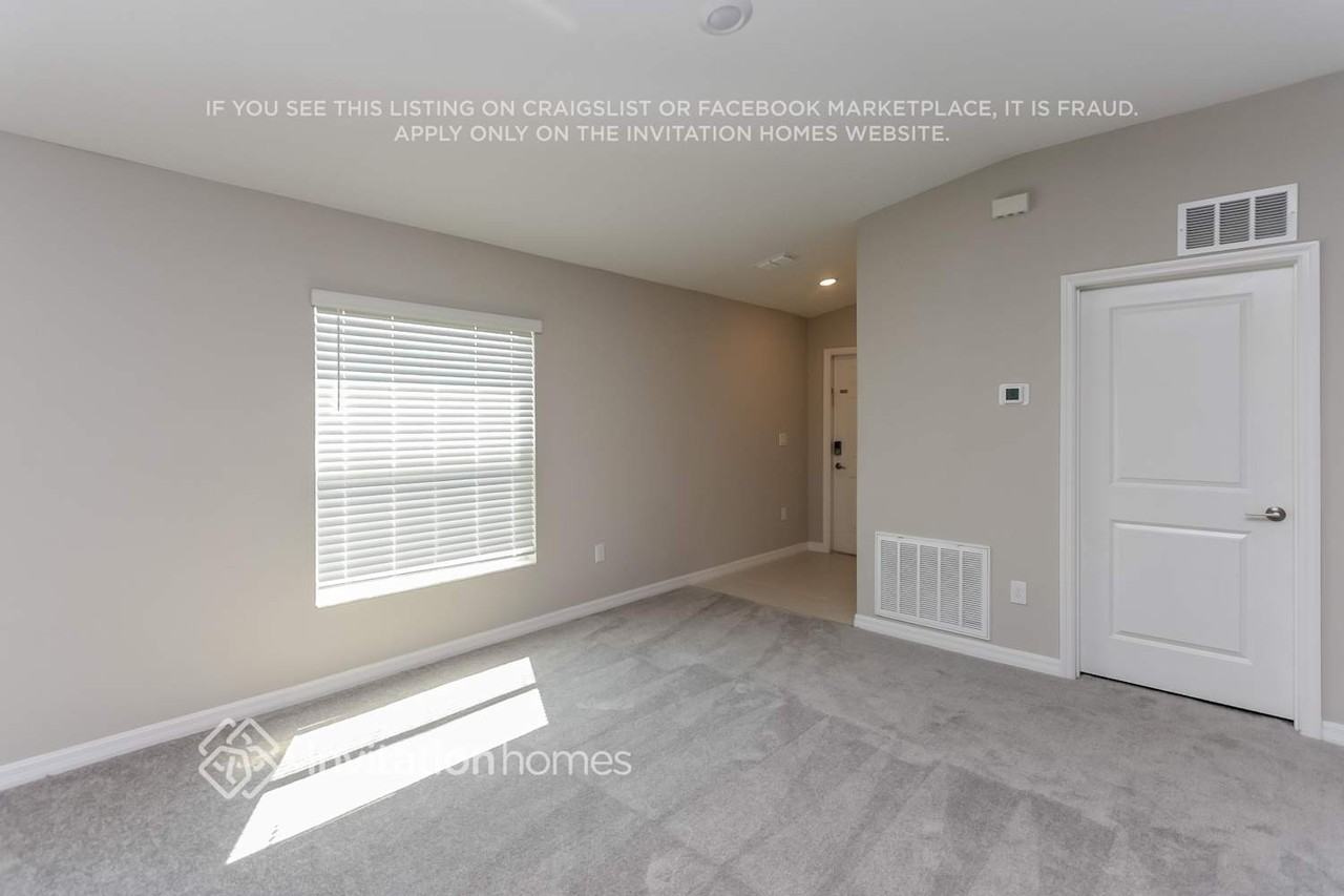 8638 41st Ave E - Photo 3 of 17