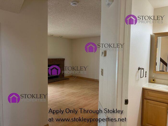 3840 Rockford Dr - Photo 5 of 31