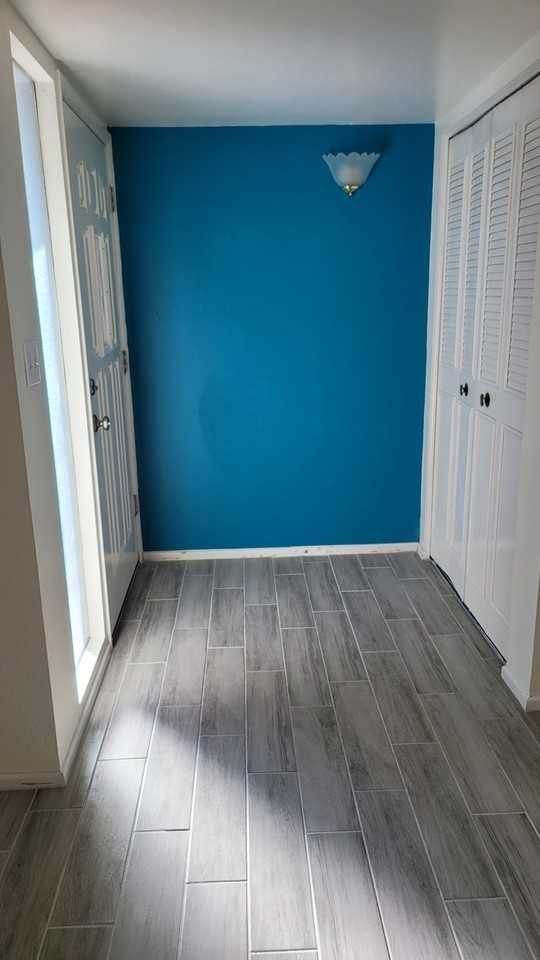 11647 N 36th St - Photo 2 of 29