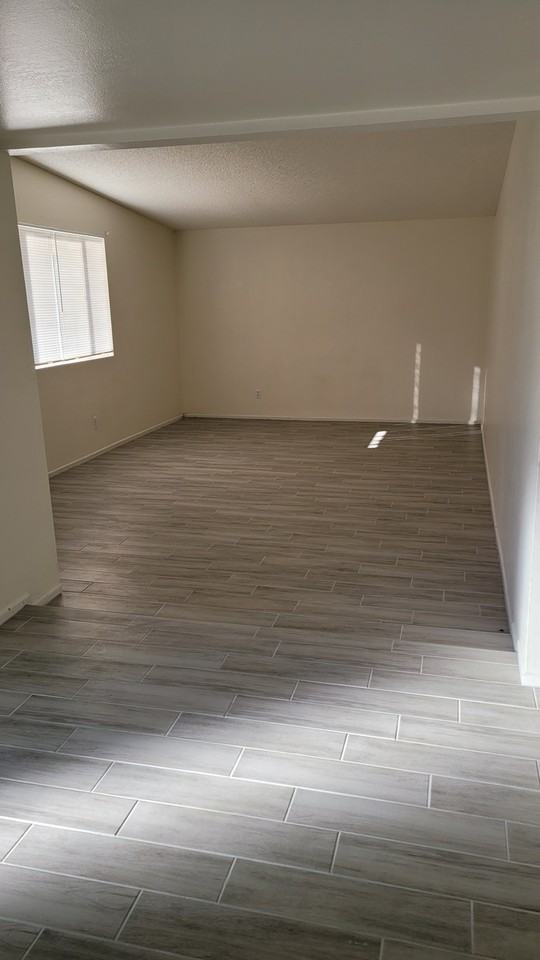 11647 N 36th St - Photo 4 of 29