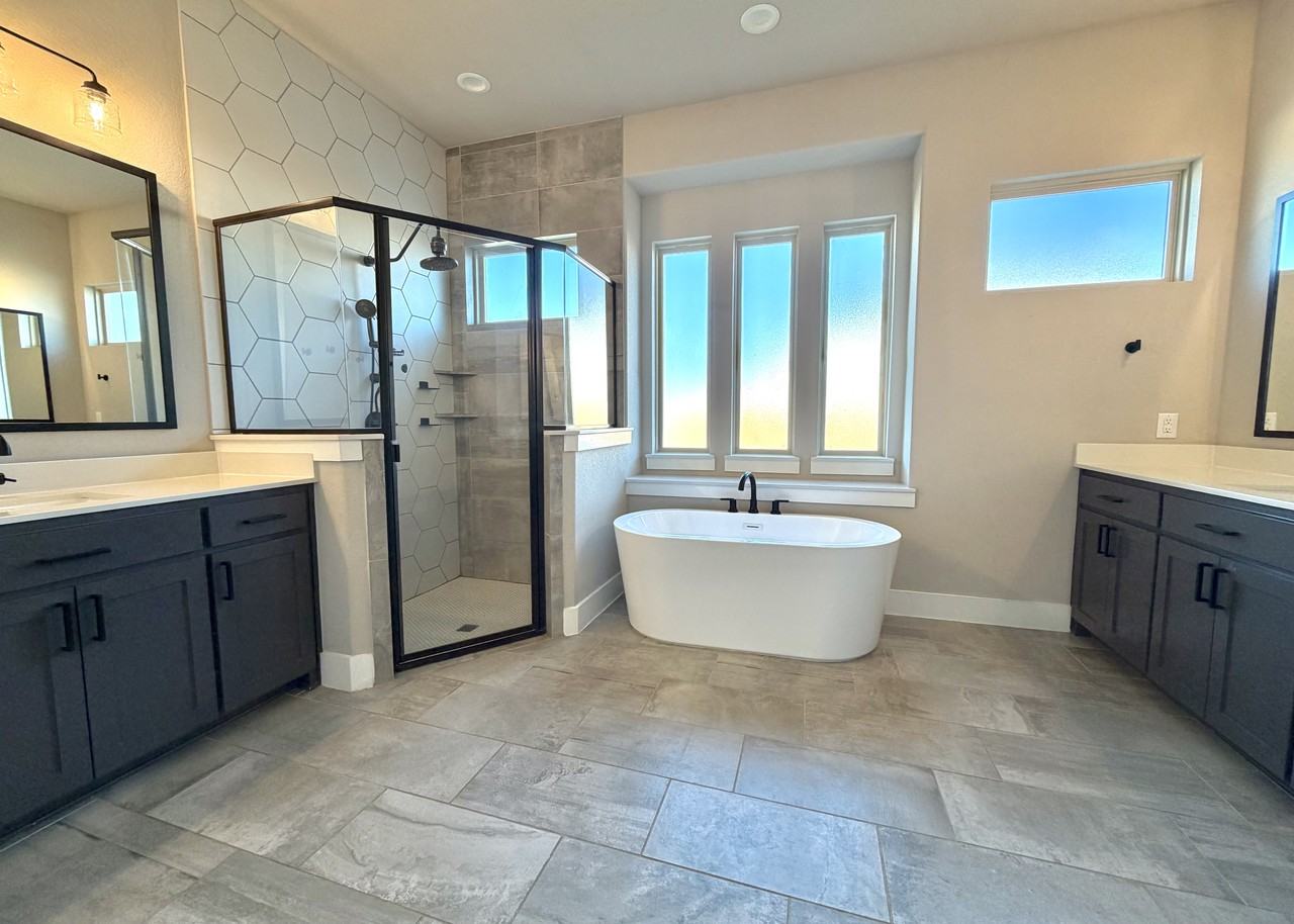 140 Caroline Ln - Photo 5 of 10