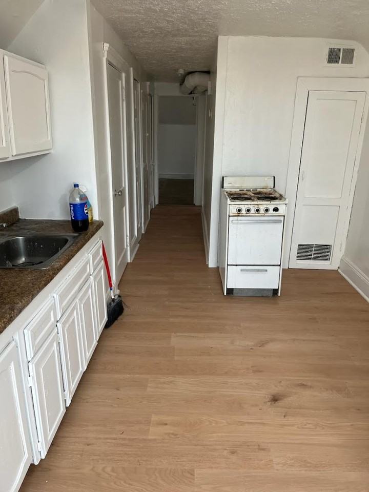 12409 Saywell Ave - Photo 2 of 6