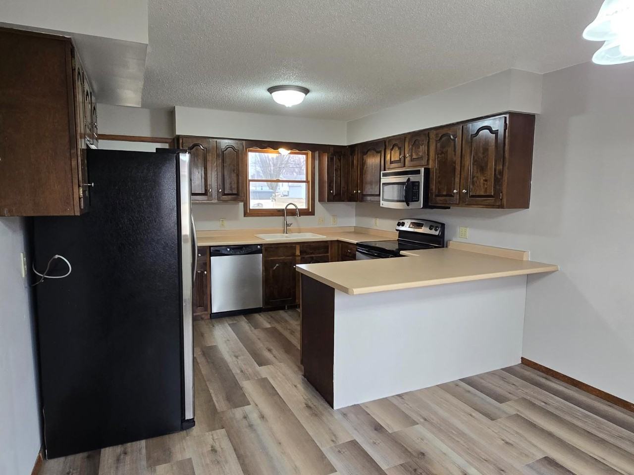 220 8th St Ne - Photo 6 of 20